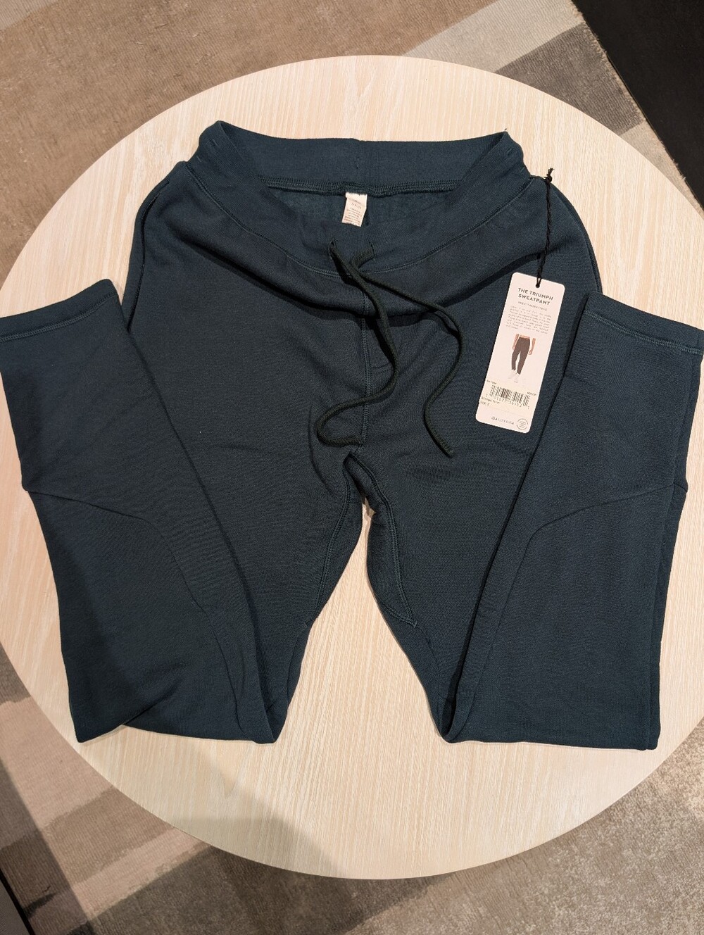 ALO Yoga The Triumph Sweatpant in Midnight Green